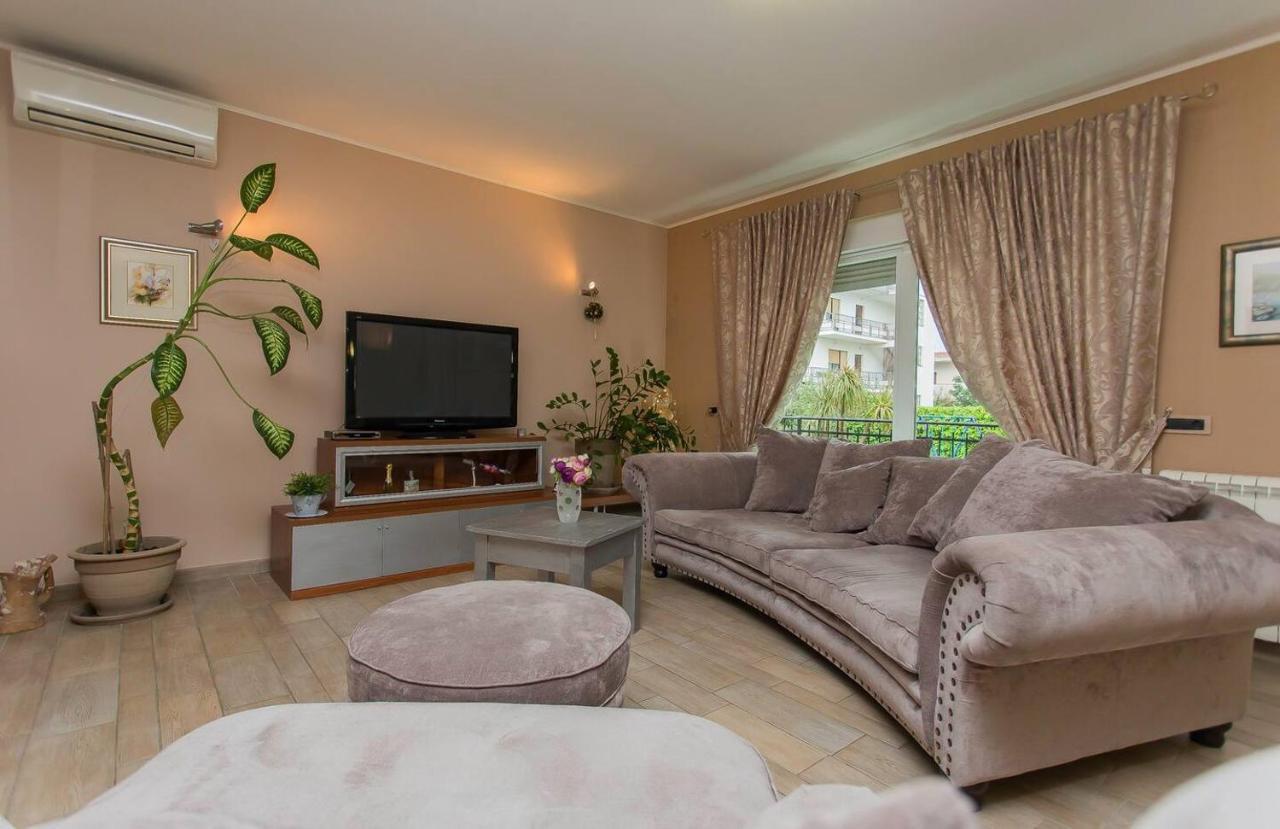 Villa Barbara Kaštela Buitenkant foto